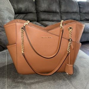 Michael Kors Women  Shoulder Chain Tote